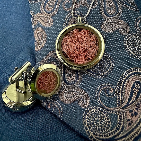 Timeless Moss Cuff Links- Pink - Picture 8 of 11